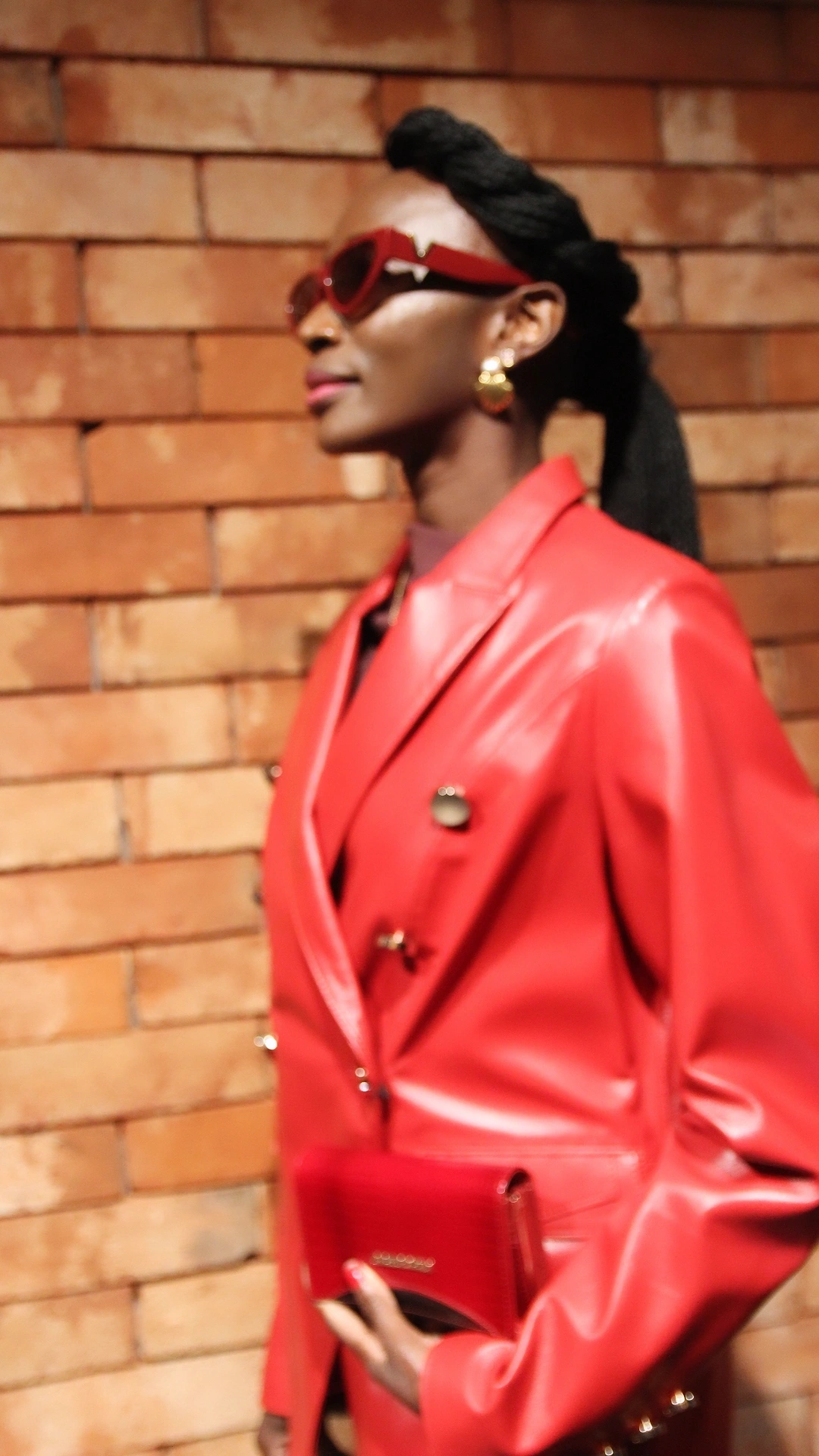 Gold Earrings In Pearls - Image 8